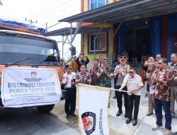 Andi Syukri Lepas Pendistribusian Logistik Pemilu