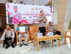Polres Majene-Dinas Perpustakaan Serahkan Bantuan Buku Kepada Desa Simbang