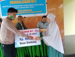 Warga Desa Simbang Terima BLT