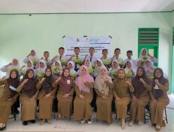 Pemberian TTD, Yuliani Kunjungi SMPN 4 Majene