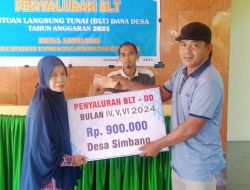Warga Desa Simbang Terima BLT